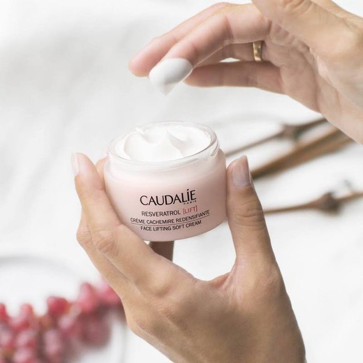 Caudalie resveratrol lift crema redensi — Farmacia Viñamata