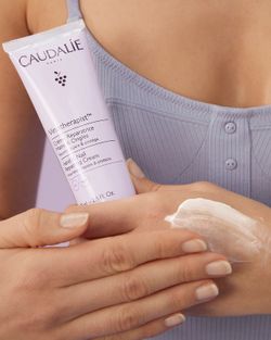 Caudalíe Vinotherapist Crema Reparadora para Manos y Uñas - 75mL